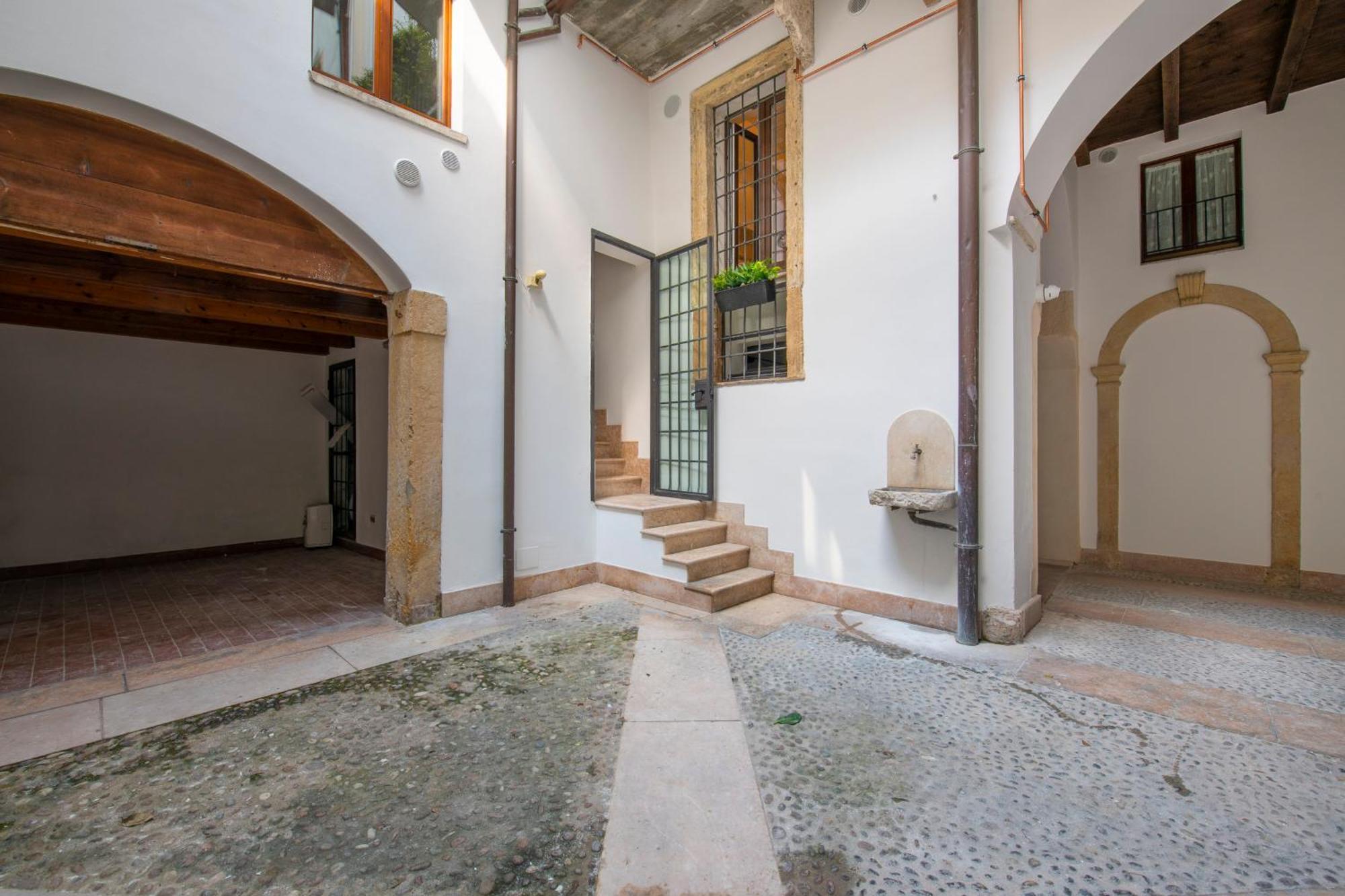 Borsarihouse Wifi & Smarttv Apartman Verona Kültér fotó